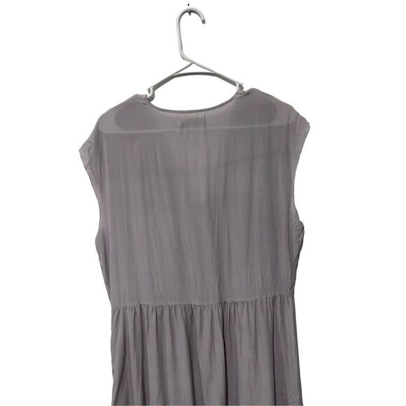 Elegant Gray Sleeveless Dress - Picture 5 of 12